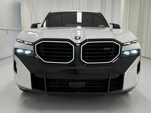 2023 BMW XM Base
