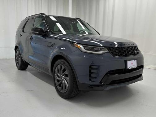 Varesine Blue Metallic 2024 Land Rover Discovery P360 Dynamic SE