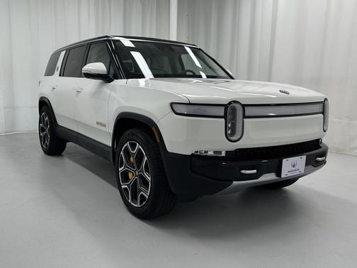 2023 Rivian R1S Adventure