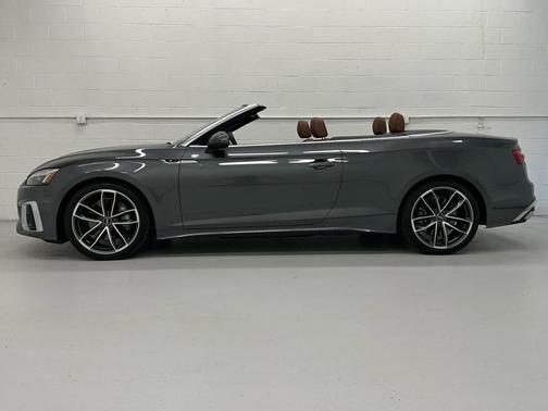 Daytona Gray Pearl Effect/Black Roof 2024 Audi A5 45 S line Premium Plus