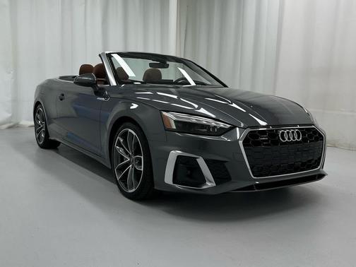 Daytona Gray Pearl Effect/Black Roof 2024 Audi A5 45 S line Premium Plus