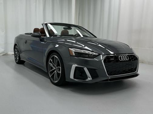 Daytona Gray Pearl Effect/Black Roof 2024 Audi A5 45 S line Premium Plus