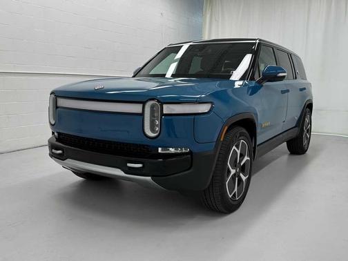 2024 Rivian R1S Adventure Quad Motor Large Pack