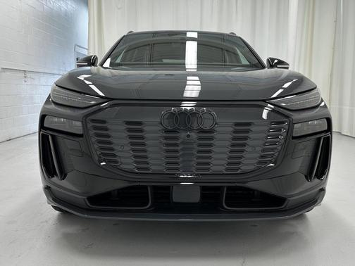 2025 Audi SQ6 e-tron Prestige quattro