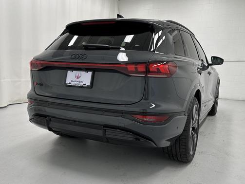 2025 Audi SQ6 e-tron Prestige quattro