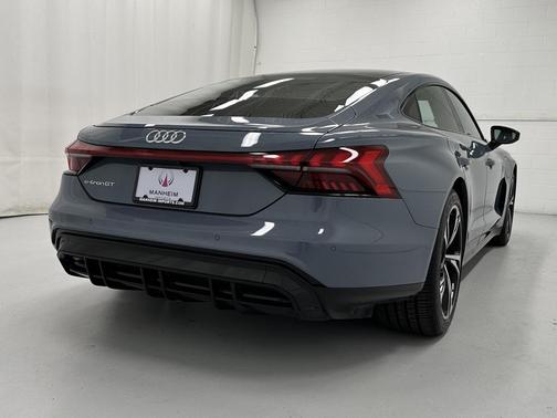2022 Audi e-tron GT Premium Plus