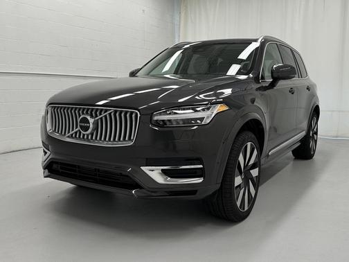 2025 Volvo XC90 Plug-In Hybrid T8 Plus 6-Seater