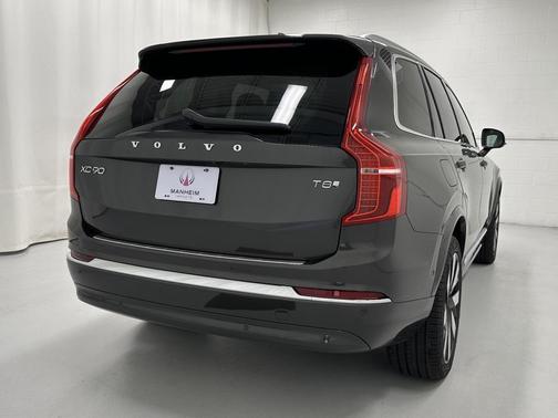 2025 Volvo XC90 Plug-In Hybrid T8 Plus 6-Seater