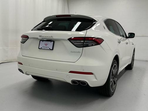 Bianco 2023 Maserati Levante GT