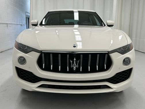Bianco 2023 Maserati Levante GT