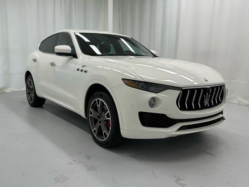 Bianco 2023 Maserati Levante GT