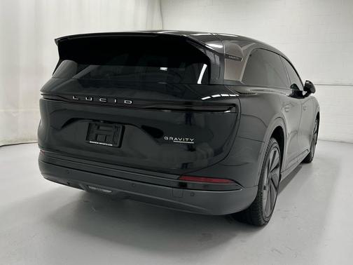 Abyss Black 2026 Lucid Gravity Grand Touring