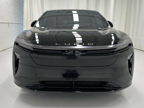 Abyss Black 2026 Lucid Gravity Grand Touring