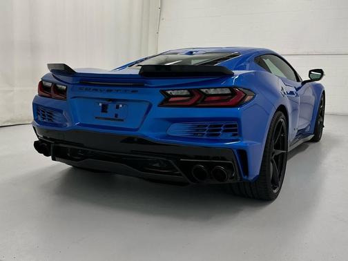 Riptide Blue Metallic 2025 Chevrolet Corvette E-Ray RWD Coupe 2LZ