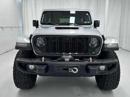 Silver Zynith Clearcoat 2024 Jeep Wrangler Rubicon 392