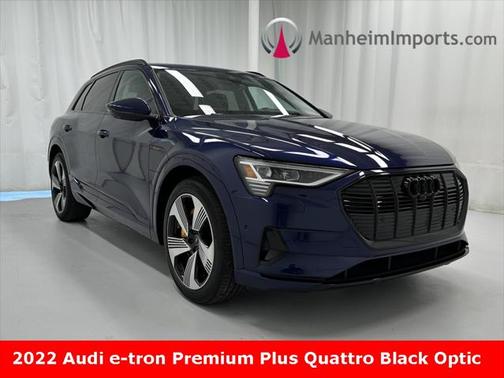 2022 Audi e-tron Premium Plus