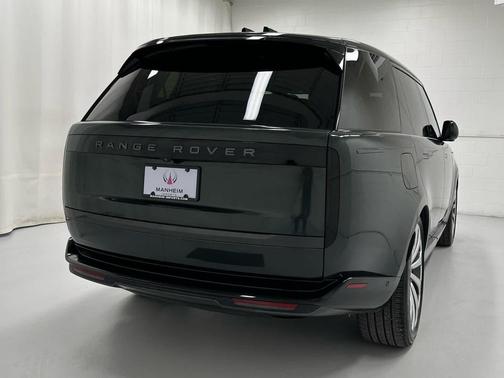 2025 Land Rover Range Rover P400 SE 7 Seat