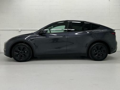 2024 Tesla Model Y Long Range Dual Motor All-Wheel Drive
