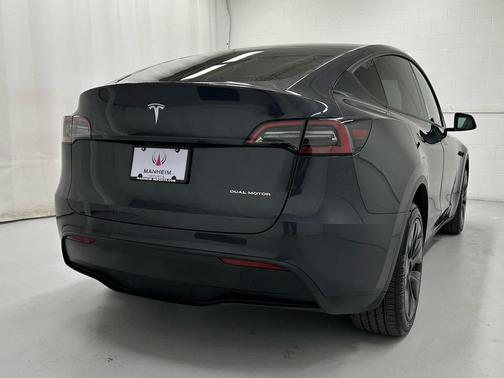 2024 Tesla Model Y Long Range Dual Motor All-Wheel Drive