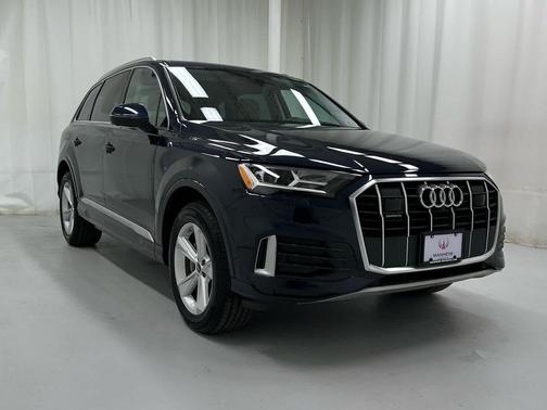 2023 Audi Q7 45 Premium