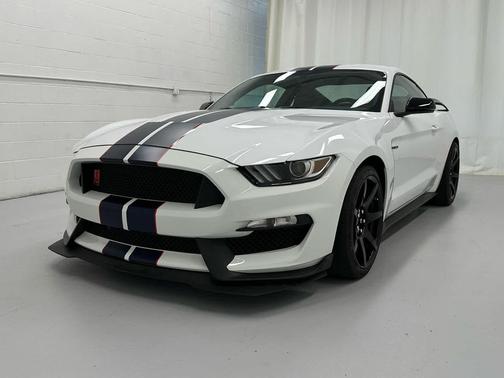 Oxford White 2019 Ford Shelby GT350R Base