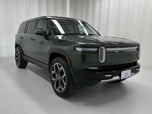2025 Rivian R1S Adventure