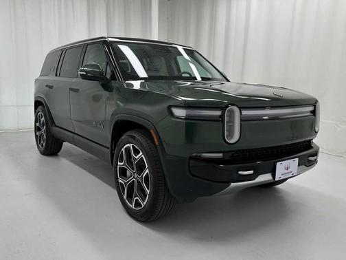 2025 Rivian R1S Adventure