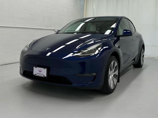 Deep Blue Metallic 2022 Tesla Model Y Long Range Dual Motor All-Wheel Drive