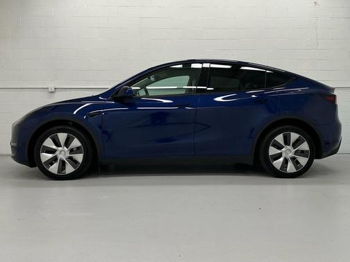 Deep Blue Metallic 2022 Tesla Model Y Long Range Dual Motor All-Wheel Drive