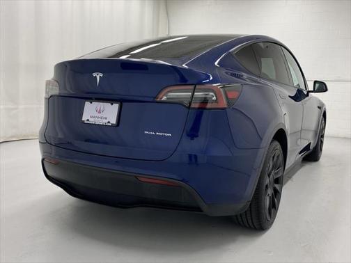 2022 Tesla Model Y Long Range Dual Motor All-Wheel Drive