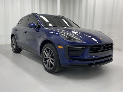 2022 Porsche Macan Base