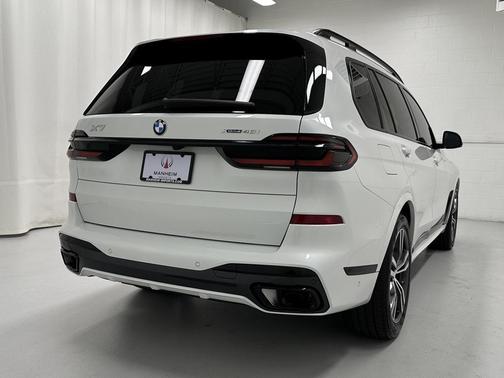 2025 BMW X7 xDrive40i
