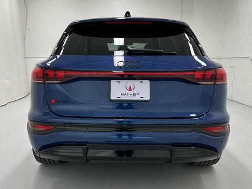 2025 Audi SQ6 e-tron Prestige quattro