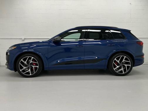 2025 Audi SQ6 e-tron Prestige quattro