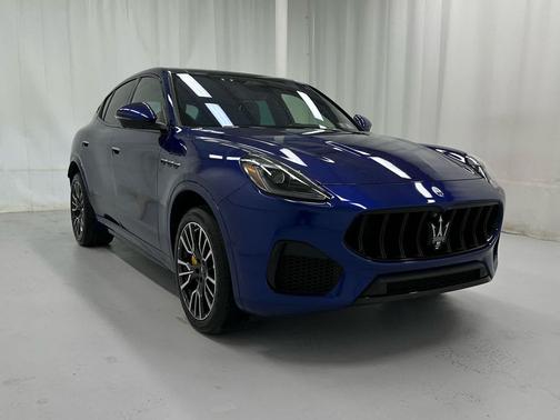 Blu Intenso Metallic 2023 Maserati Grecale Modena