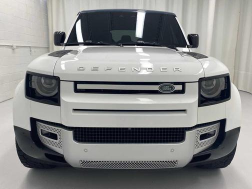 2024 Land Rover Defender 110 P500 SE