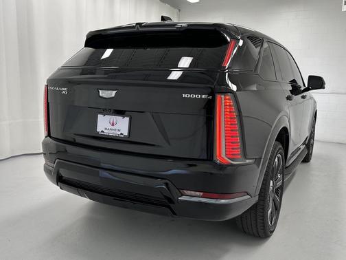 2025 Cadillac Escalade IQ Sport 2