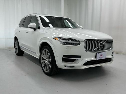 2024 Volvo XC90 B5 Plus Bright Theme
