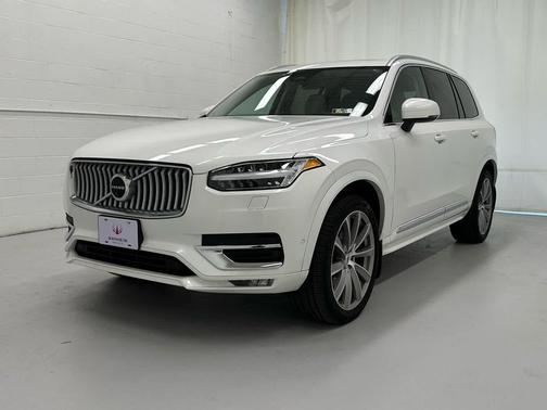 2024 Volvo XC90 B5 Plus Bright Theme