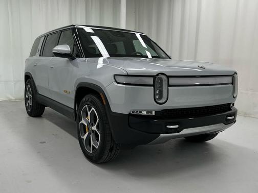 2024 Rivian R1S Adventure Quad Motor Large Pack