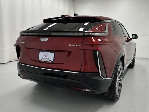 2024 Cadillac LYRIQ Luxury w/1SD