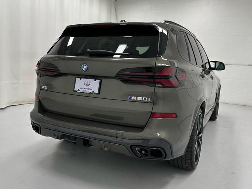 Manhattan Green Metallic 2026 BMW X5 M60i