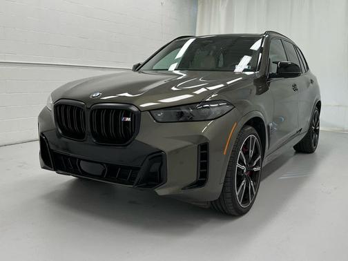 Manhattan Green Metallic 2026 BMW X5 M60i