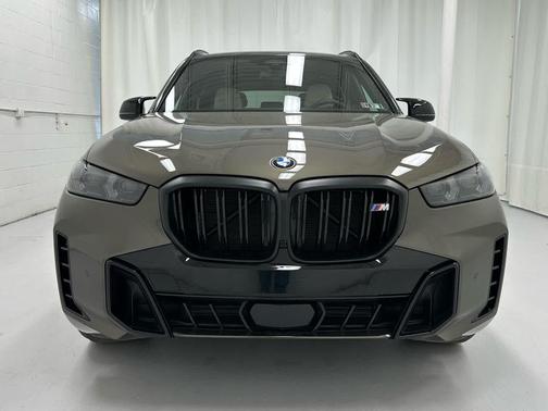 Manhattan Green Metallic 2026 BMW X5 M60i