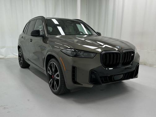 Manhattan Green Metallic 2026 BMW X5 M60i