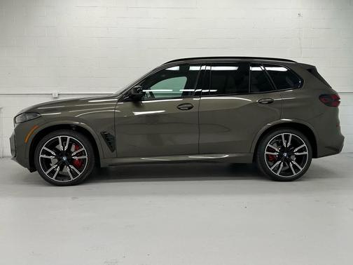 Manhattan Green Metallic 2026 BMW X5 M60i