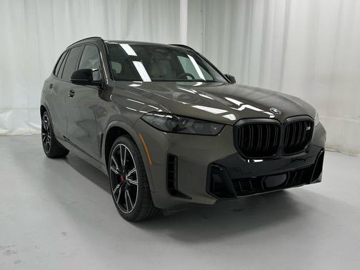 Manhattan Green Metallic 2026 BMW X5 M60i