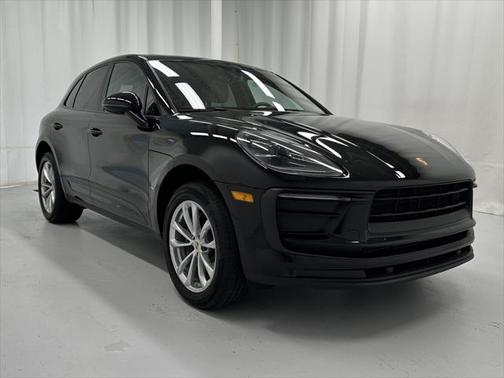 2022 Porsche Macan Base