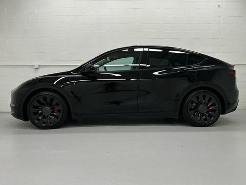 Solid Black 2022 Tesla Model Y Performance Dual Motor All-Wheel Drive