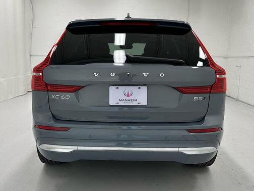 2023 Volvo XC60 B5 Plus Bright Theme